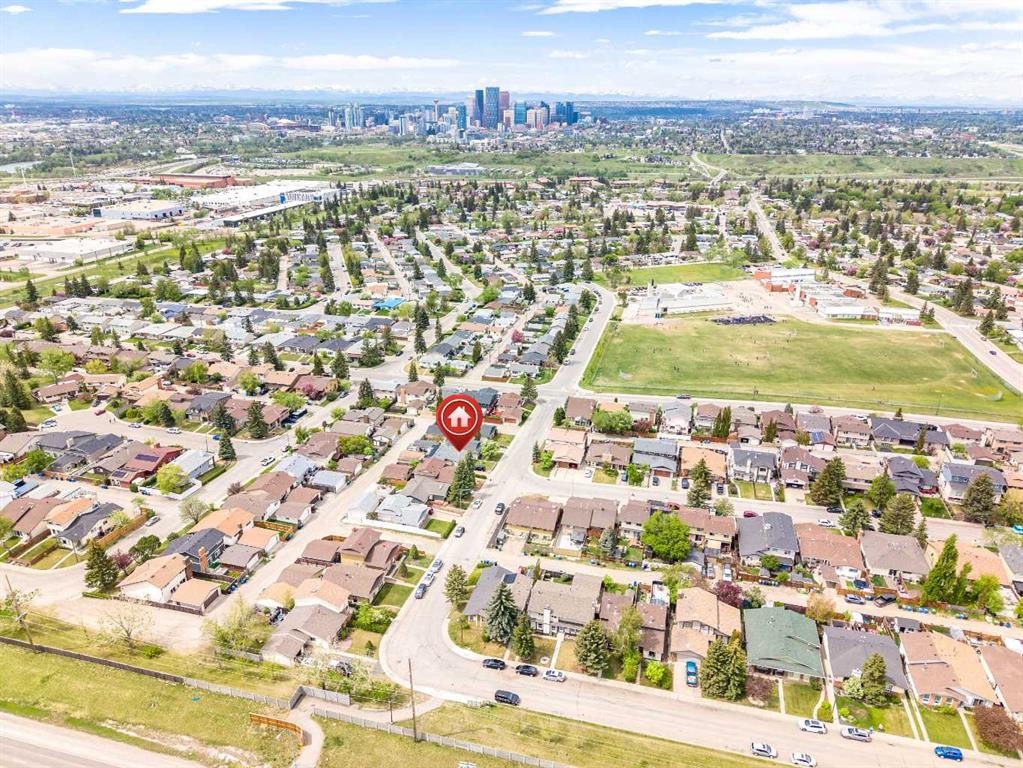 115 Maunsell Close Ne, Calgary, AB - Outdoor With View