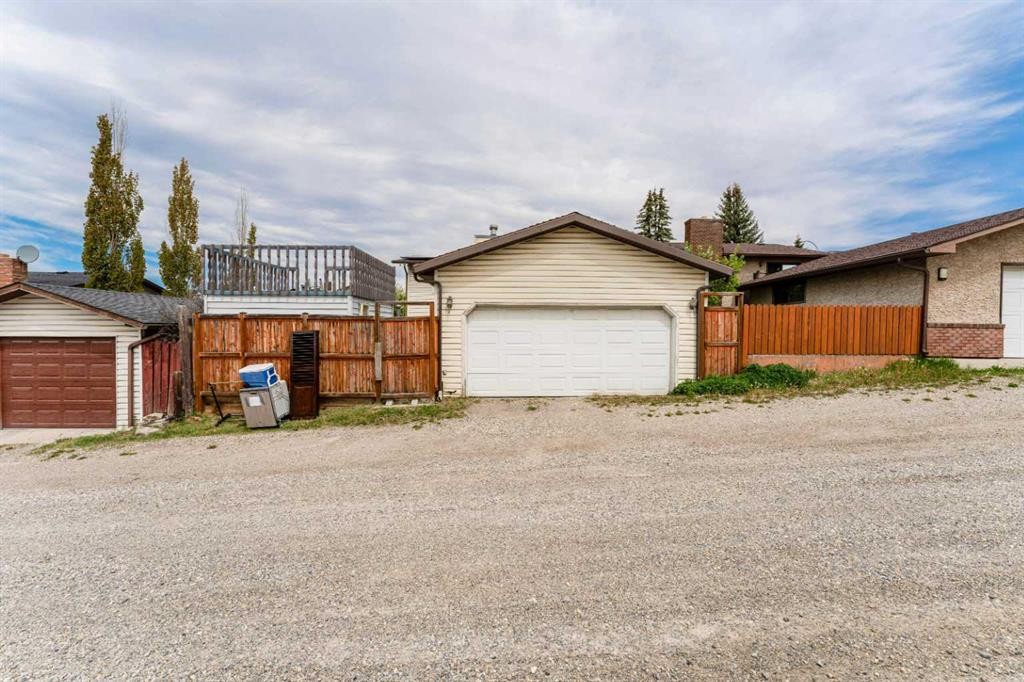 115 Maunsell Close Ne, Calgary, AB - Outdoor With Exterior