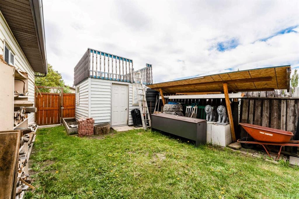 115 Maunsell Close Ne, Calgary, AB - Outdoor
