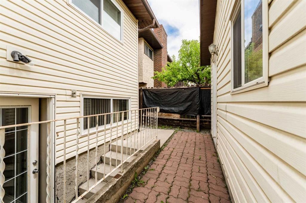 115 Maunsell Close Ne, Calgary, AB - Outdoor With Exterior