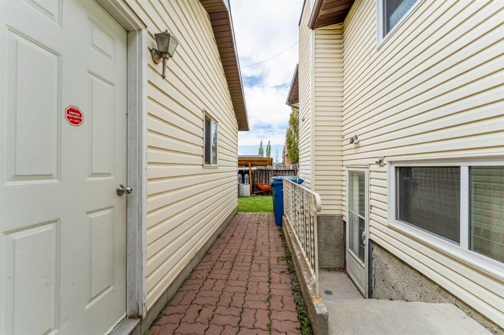 115 Maunsell Close Ne, Calgary, AB - Outdoor With Exterior