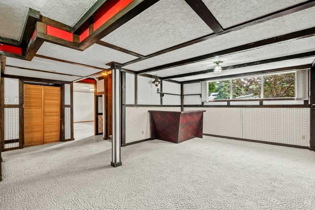 4515 Norquay Drive Nw, Calgary, AB - With Exterior