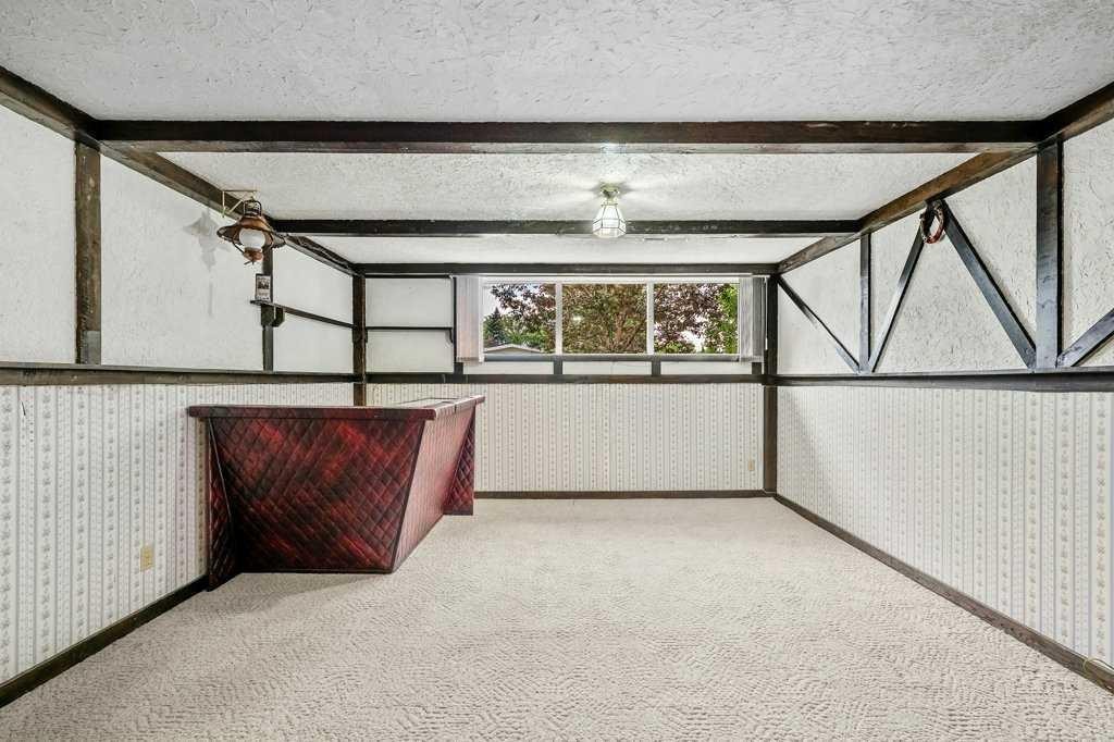 4515 Norquay Drive Nw, Calgary, AB - Photo Showing Other Room