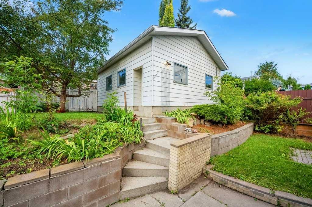 4515 Norquay Drive Nw, Calgary, AB - Outdoor