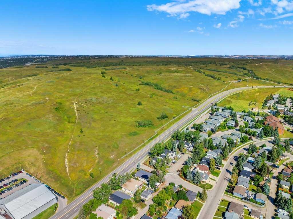 4515 Norquay Drive Nw, Calgary, AB - Outdoor With View