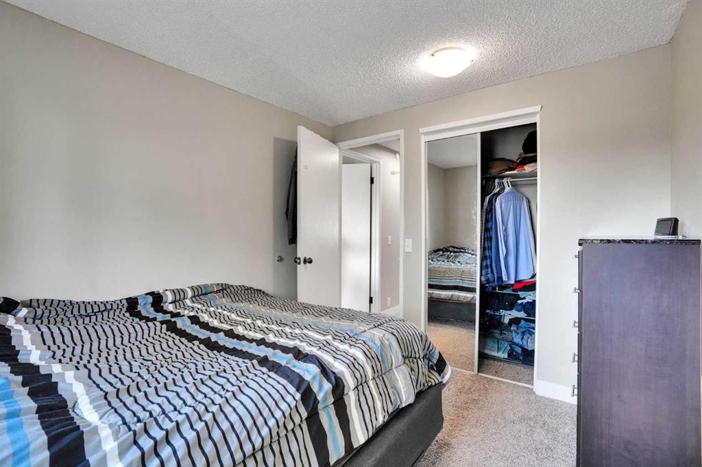 5620 Temple Drive Ne, Calgary, AB - Indoor Photo Showing Bedroom