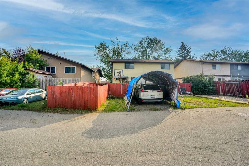 5620 Temple Drive Ne, Calgary, AB - Outdoor