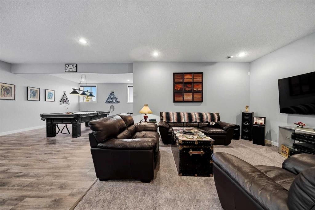 395 Boulder Creek Bay Se, Langdon, AB - Indoor Photo Showing Other Room