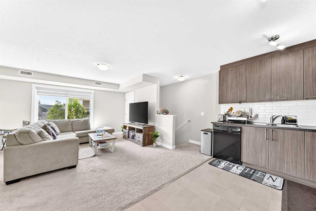 196-300 Marina Drive, Chestermere, AB - Indoor Photo Showing Other Room
