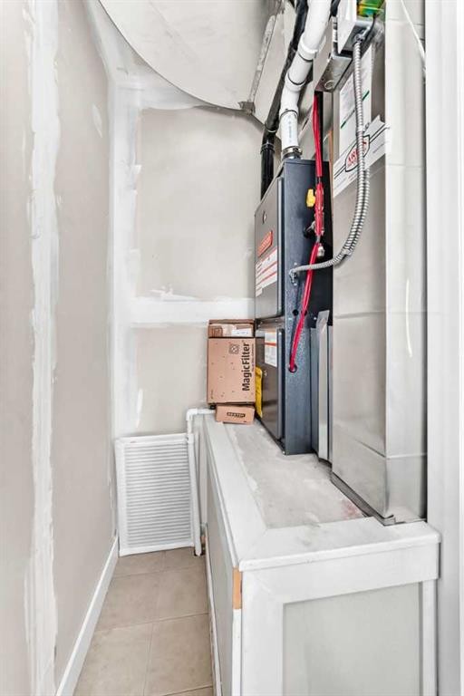 196-300 Marina Drive, Chestermere, AB - Indoor Photo Showing Laundry Room