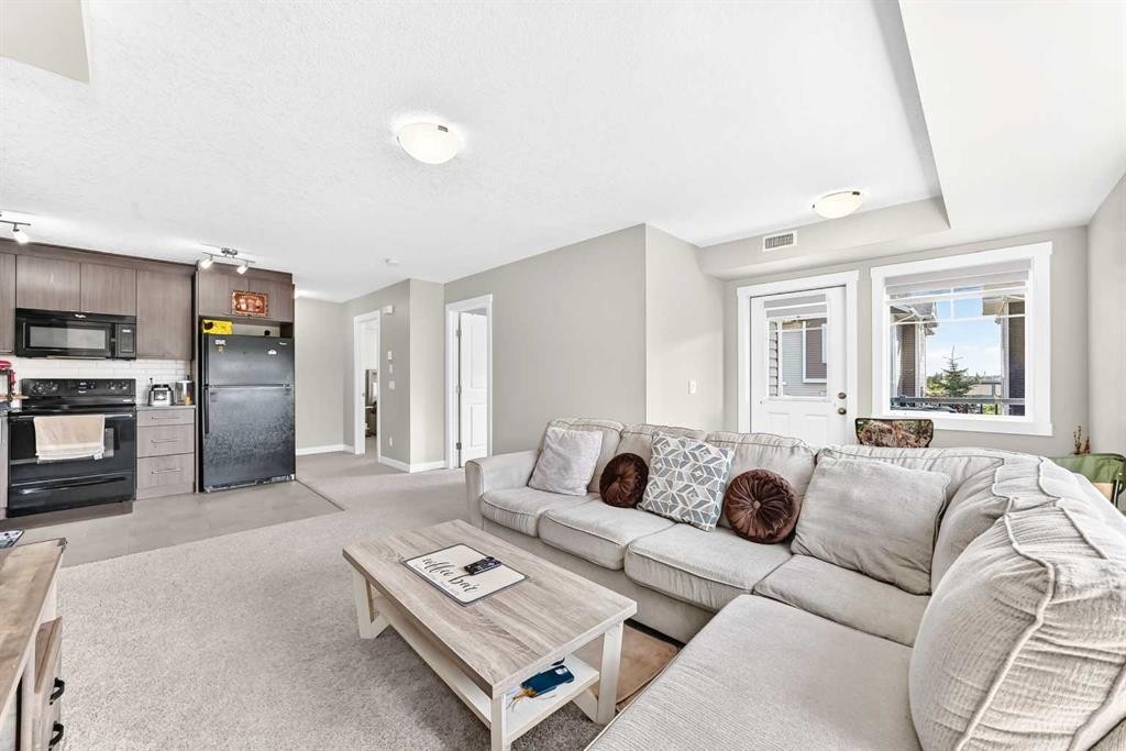 196-300 Marina Drive, Chestermere, AB - Indoor Photo Showing Living Room