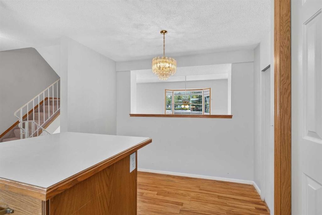 52 Glenbrook Villas Sw, Calgary, AB - Indoor Photo Showing Other Room