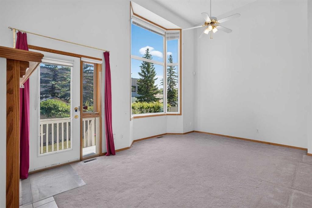 52 Glenbrook Villas Sw, Calgary, AB - Indoor Photo Showing Other Room