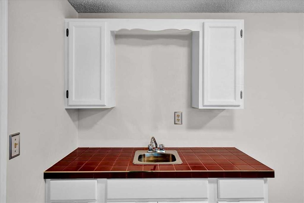 228 Nottingham Road Nw, Calgary, AB - Indoor