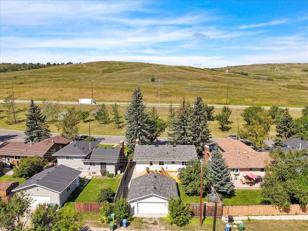 228 Nottingham Road Nw, Calgary, AB - Outdoor With View