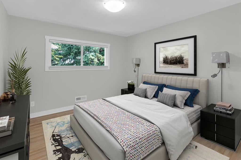 1 Thorncliffe Crescent Nw, Calgary, AB - Indoor Photo Showing Bedroom