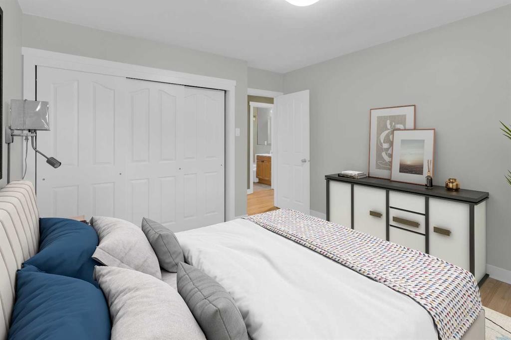 1 Thorncliffe Crescent Nw, Calgary, AB - Indoor Photo Showing Bedroom