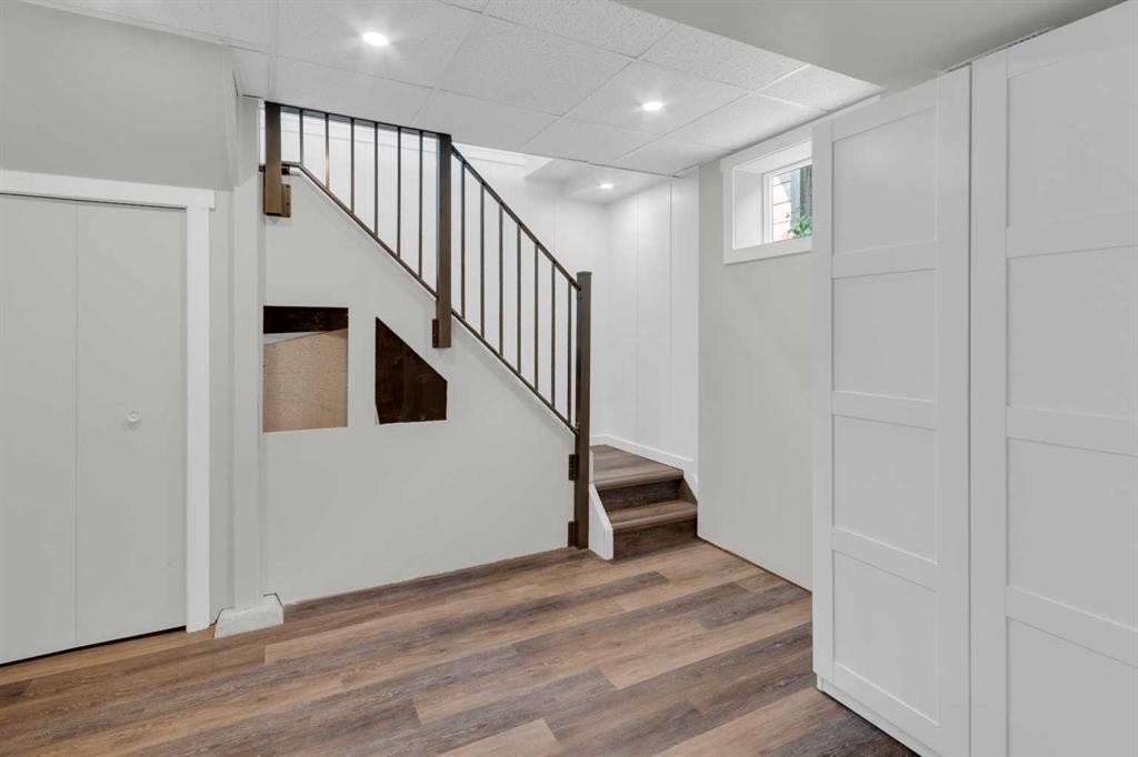 1 Thorncliffe Crescent Nw, Calgary, AB - Indoor Photo Showing Other Room