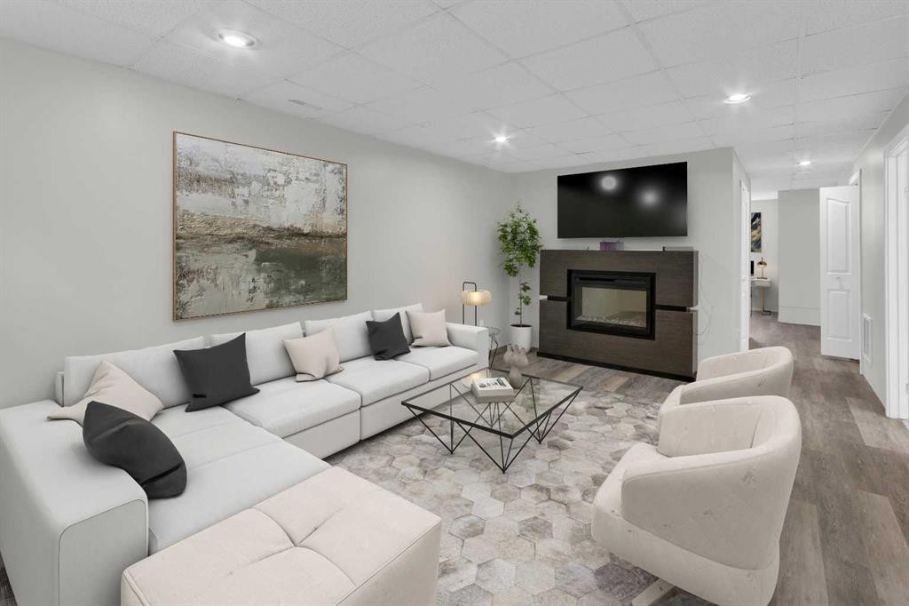 1 Thorncliffe Crescent Nw, Calgary, AB - Indoor Photo Showing Living Room With Fireplace