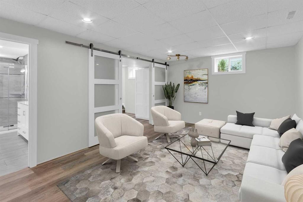 1 Thorncliffe Crescent Nw, Calgary, AB - Indoor