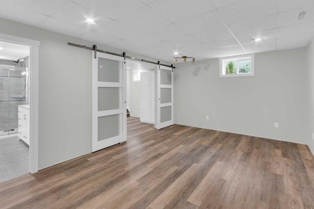1 Thorncliffe Crescent Nw, Calgary, AB - Indoor