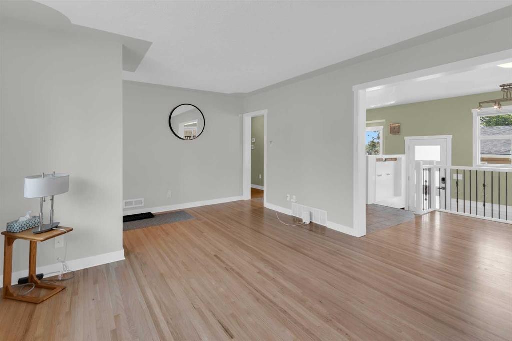 1 Thorncliffe Crescent Nw, Calgary, AB - Indoor