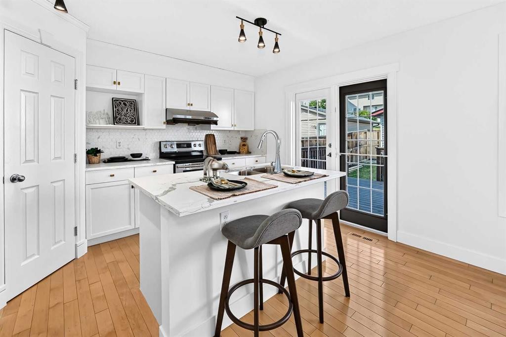 187 Arbour Meadows Close Nw, Calgary, AB - Indoor Photo Showing Kitchen