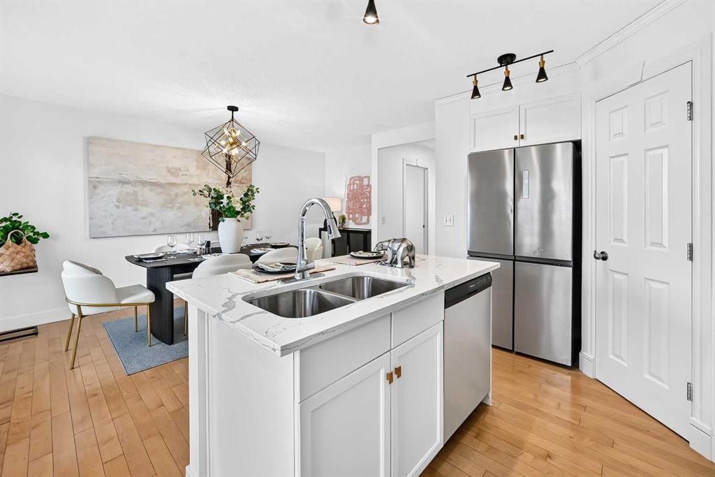 187 Arbour Meadows Close Nw, Calgary, AB - Indoor Photo Showing Kitchen With Double Sink