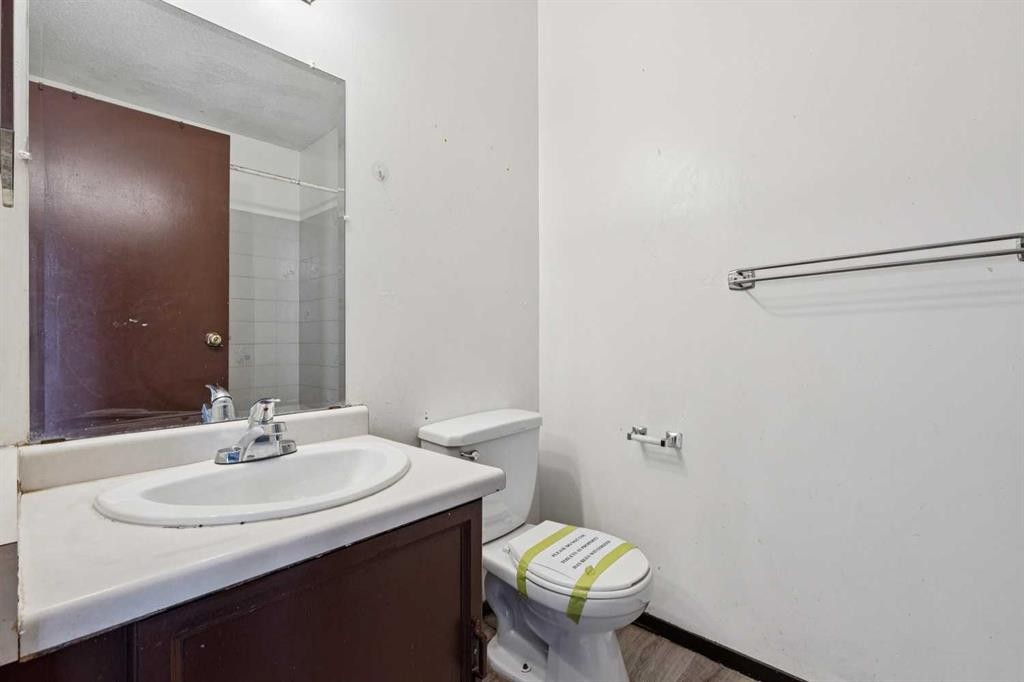 104 Falmere Way Ne, Calgary, AB - Indoor Photo Showing Bathroom