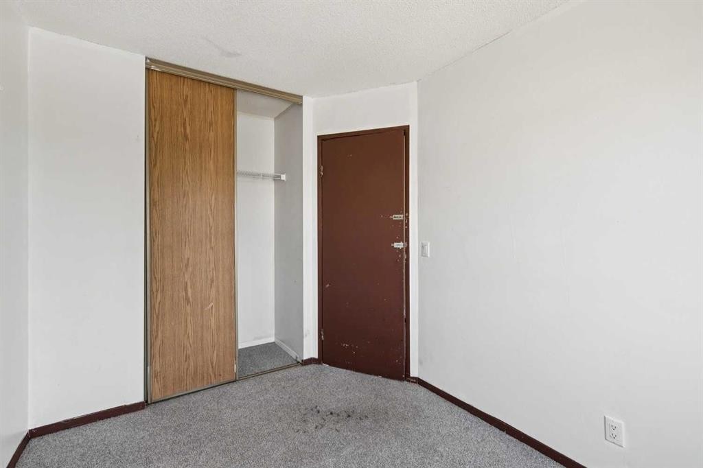 104 Falmere Way Ne, Calgary, AB - Indoor Photo Showing Other Room