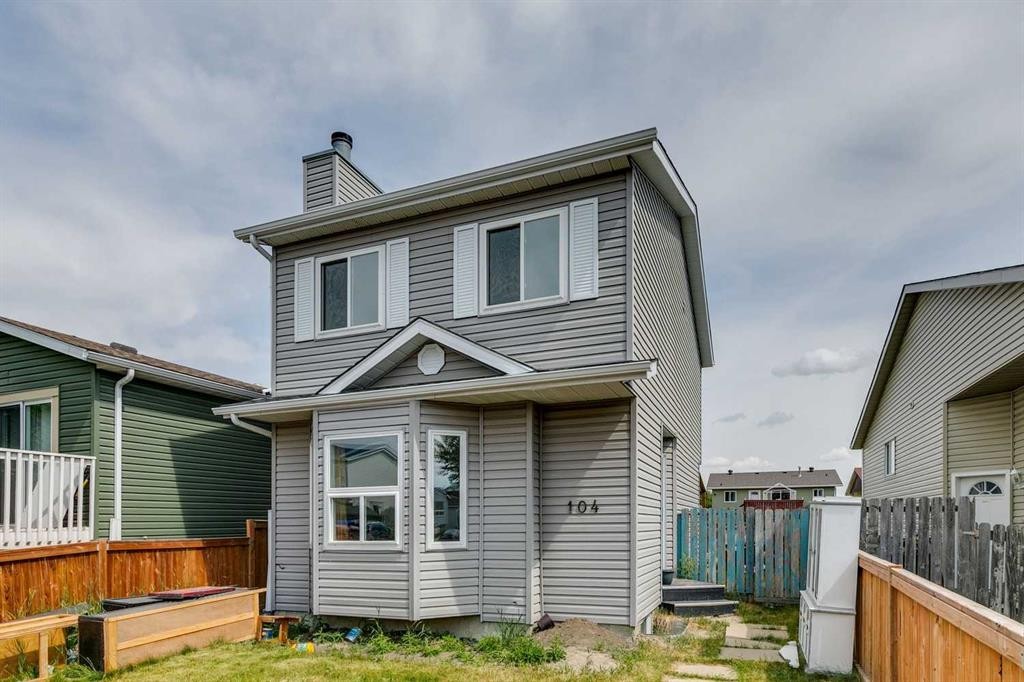 104 Falmere Way Ne, Calgary, AB - Outdoor