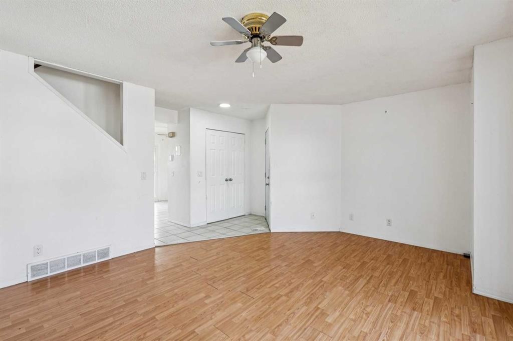 104 Falmere Way Ne, Calgary, AB - Indoor Photo Showing Other Room