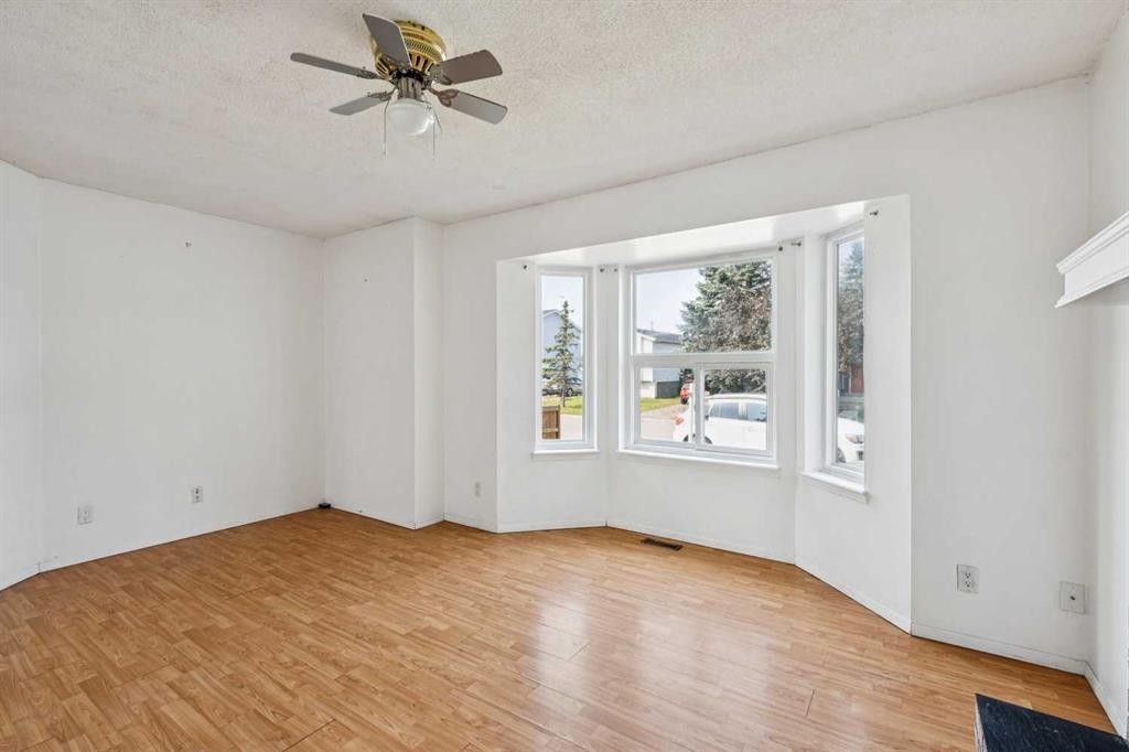 104 Falmere Way Ne, Calgary, AB - Indoor Photo Showing Other Room