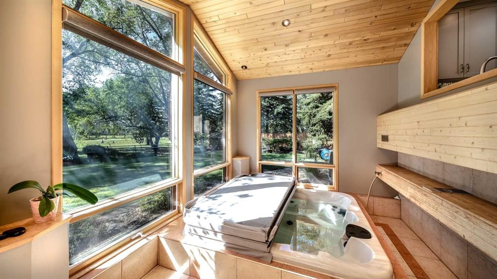 152 Mapleburn Drive Se, Calgary, AB