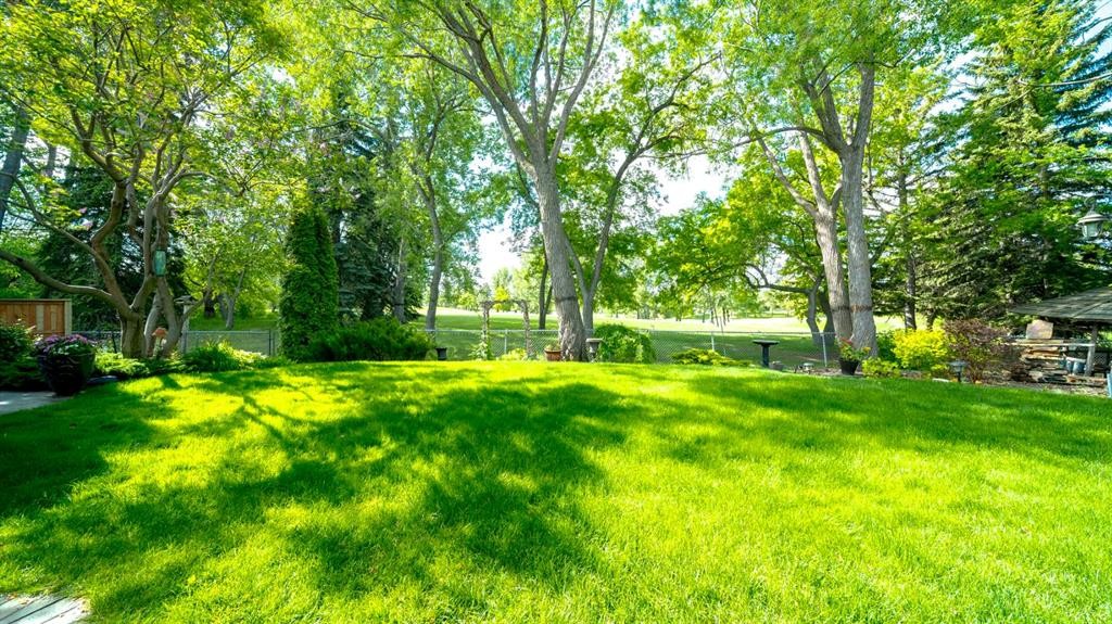 152 Mapleburn Drive Se, Calgary, AB