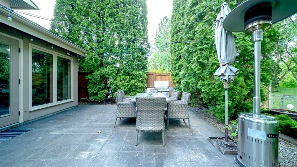 152 Mapleburn Drive Se, Calgary, AB