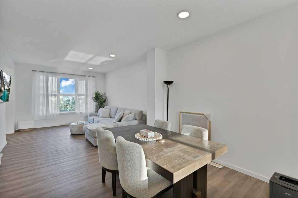 25 Savanna Manor Ne, Calgary, AB - Indoor