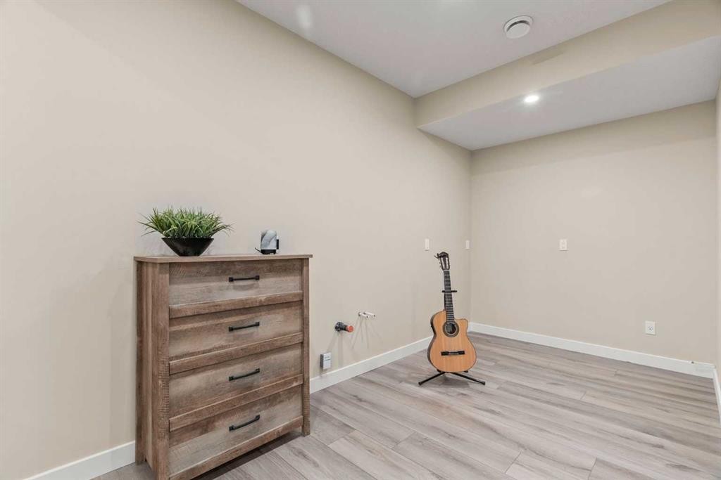 2306 Bayside Circle Sw, Airdrie, AB - Indoor Photo Showing Other Room