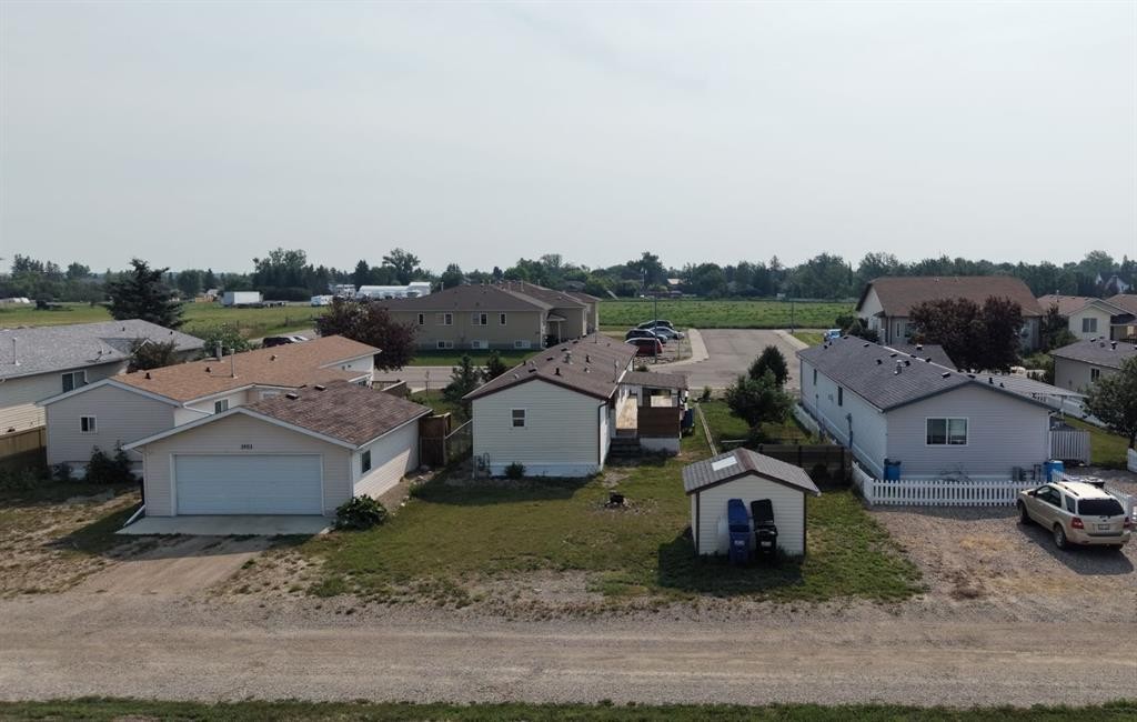 1905 29 Avenue, Nanton, AB - Outdoor