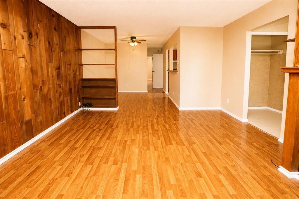 7 Dovercliffe Way Se, Calgary, AB - Indoor Photo Showing Other Room