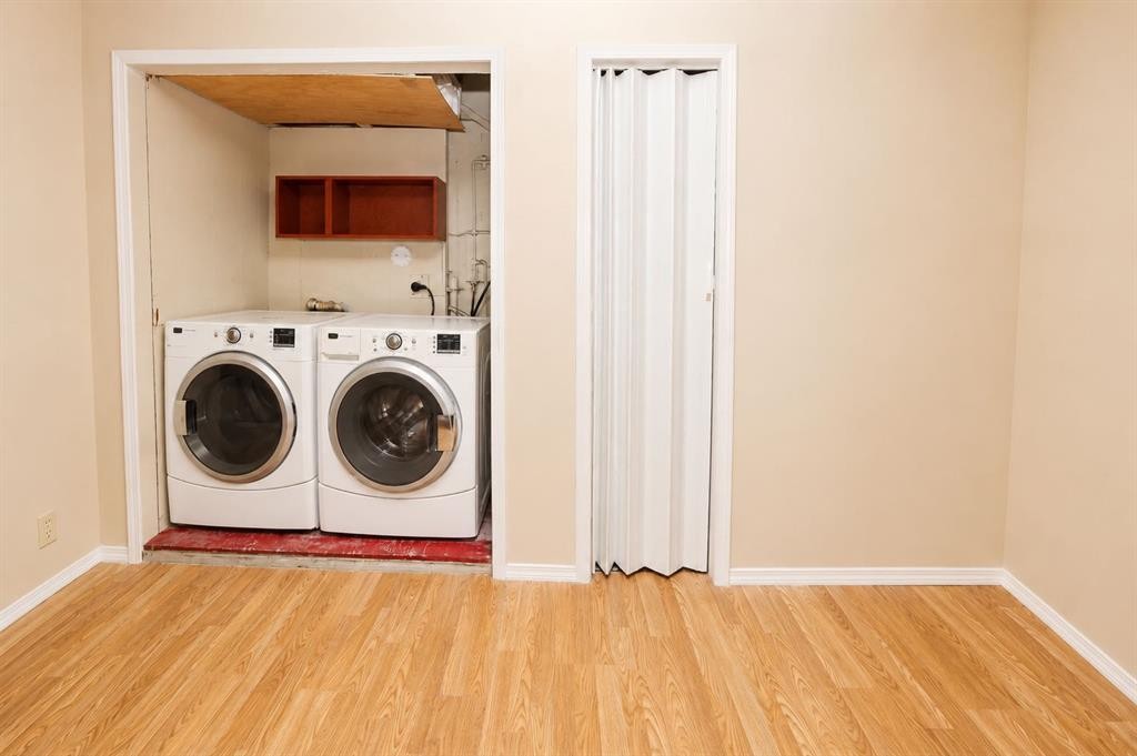 7 Dovercliffe Way Se, Calgary, AB - Indoor Photo Showing Laundry Room