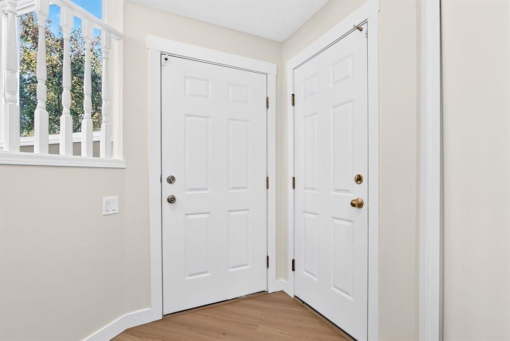143 Applewood Drive Se, Calgary, AB - Indoor Photo Showing Other Room