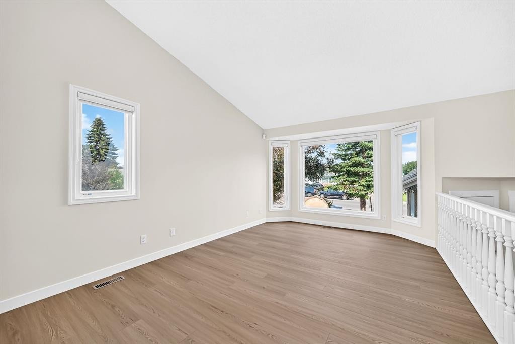 143 Applewood Drive Se, Calgary, AB - Indoor Photo Showing Other Room