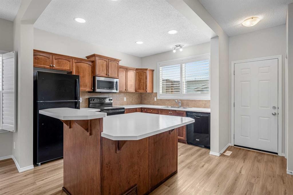 51 Covehaven Mews Ne, Calgary, AB - Indoor Photo Showing Kitchen