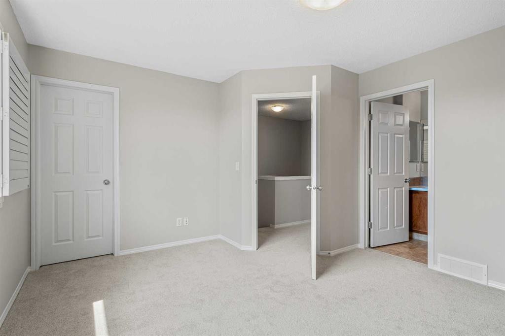 51 Covehaven Mews Ne, Calgary, AB - Indoor Photo Showing Other Room