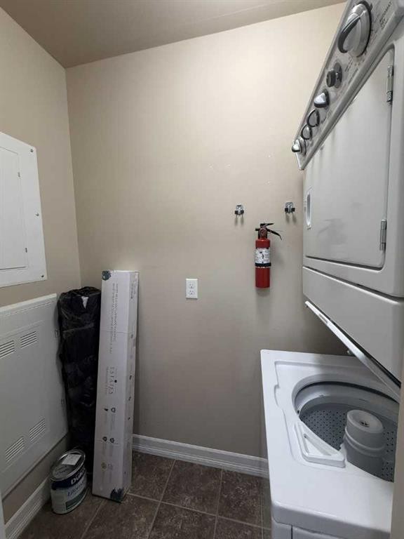 219-117 Copperpond Common Se, Calgary, AB - Indoor Photo Showing Laundry Room
