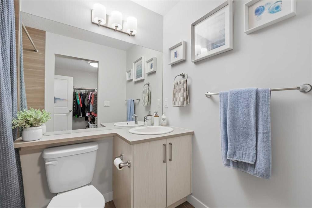 535 Canals Crossing Sw, Airdrie, AB - Indoor Photo Showing Bathroom