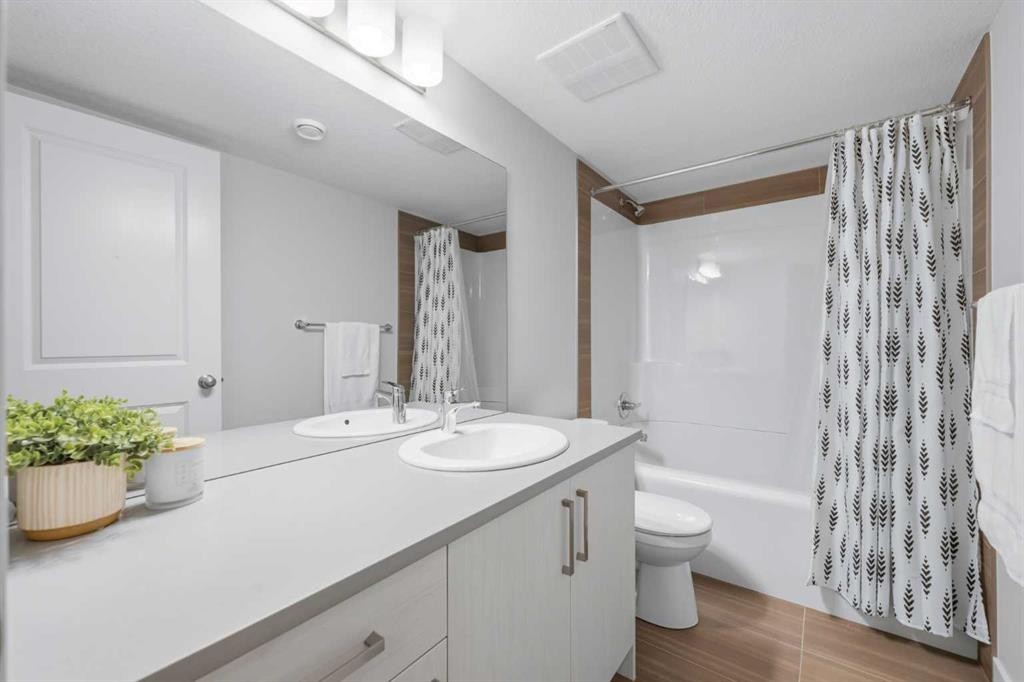 535 Canals Crossing Sw, Airdrie, AB - Indoor Photo Showing Bathroom