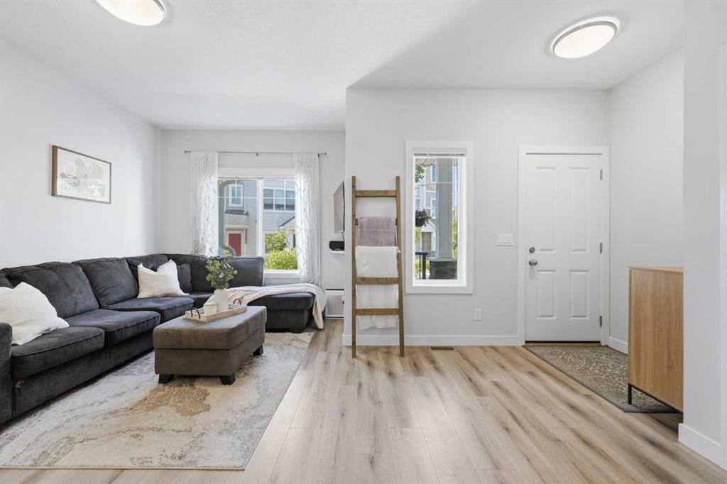 535 Canals Crossing Sw, Airdrie, AB - Indoor Photo Showing Living Room