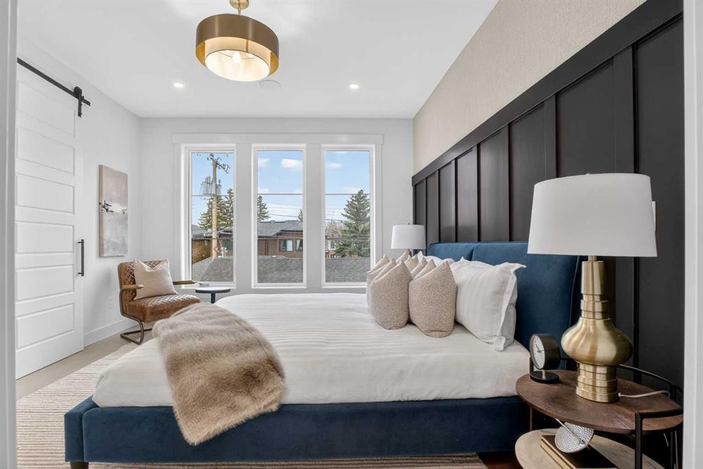 2533 2 Avenue Nw, Calgary, AB - Indoor Photo Showing Bedroom